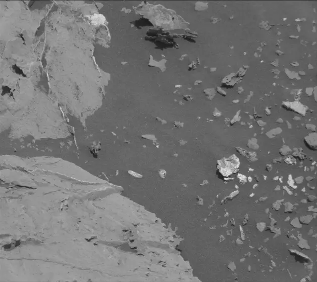 Sol 3085: Mast Camera (Mastcam)