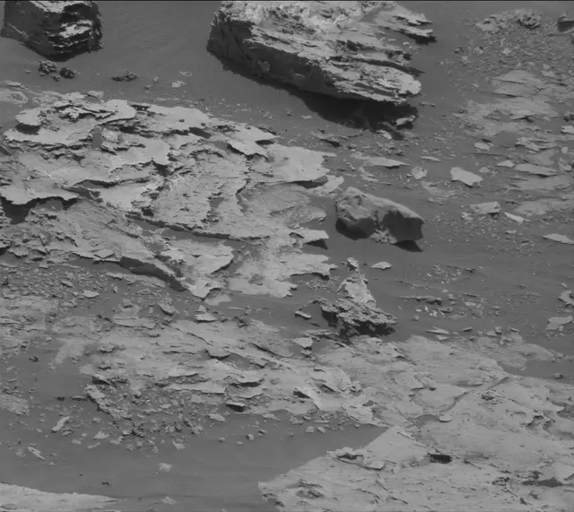 Sol 3085: Mast Camera (Mastcam)