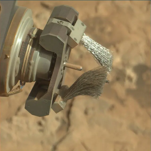 Sol 3085: Mast Camera (Mastcam)