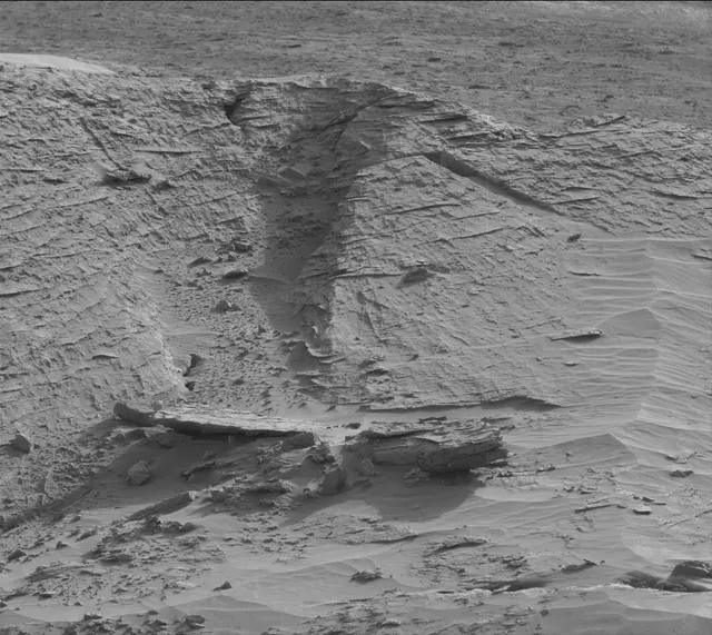 Sol 3094: Mast Camera (Mastcam)