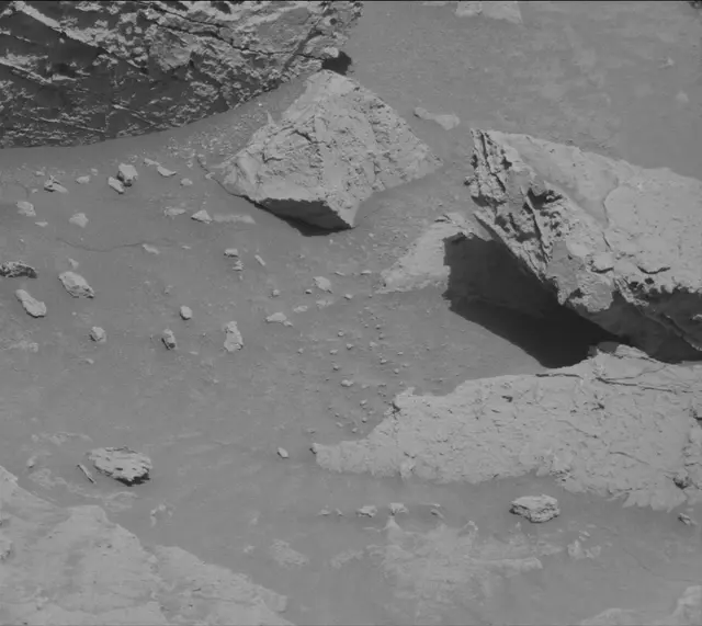 Sol 3101: Mast Camera (Mastcam)
