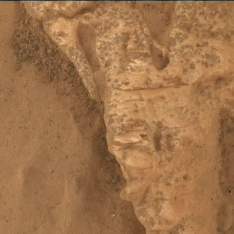 Sol 3117: Mars Hand Lens Imager (MAHLI)