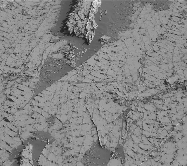 Sol 3139: Mast Camera (Mastcam)