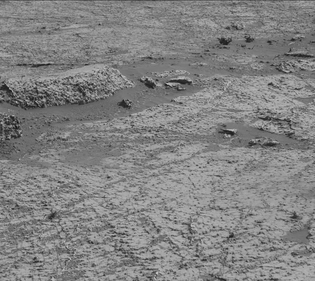 Sol 3139: Mast Camera (Mastcam)