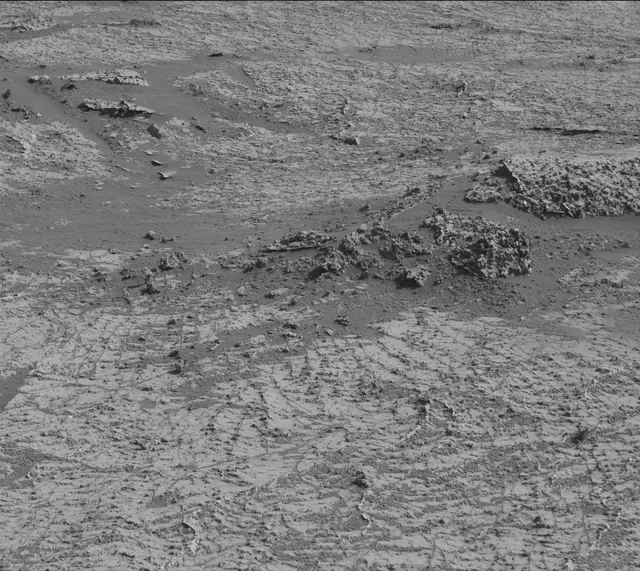 Sol 3139: Mast Camera (Mastcam)