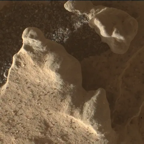 Sol 3139: Mars Hand Lens Imager (MAHLI)