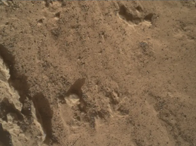 Sol 3142: Mars Hand Lens Imager (MAHLI)