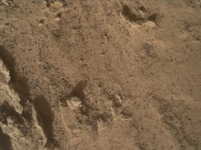 Sol 3142: Mars Hand Lens Imager (MAHLI)
