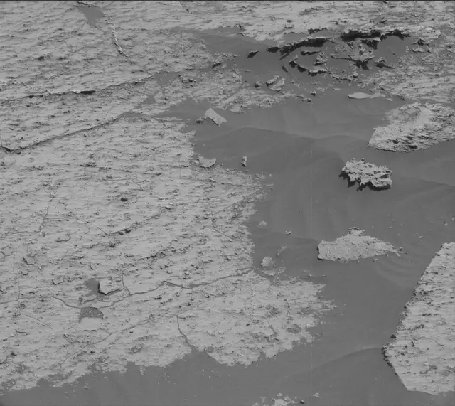 Sol 3143: Mast Camera (Mastcam)