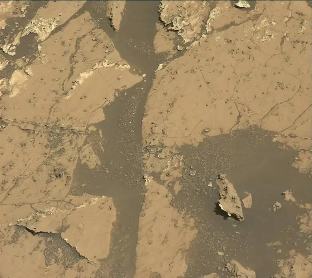 Sol 3143: Mast Camera (Mastcam)