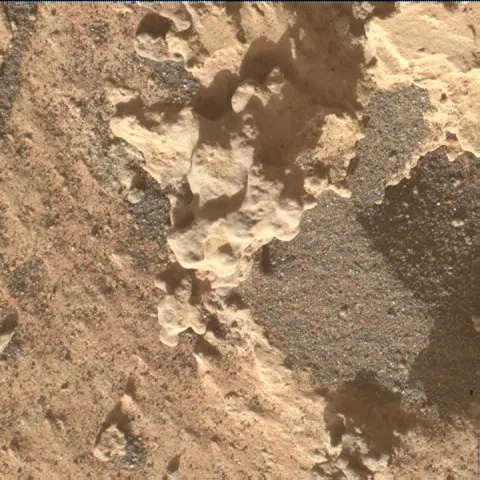 Sol 3146: Mars Hand Lens Imager (MAHLI)