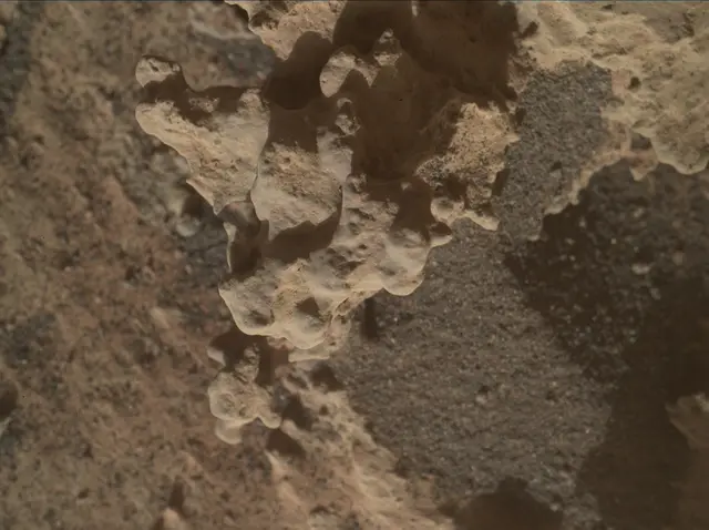 Sol 3146: Mars Hand Lens Imager (MAHLI)