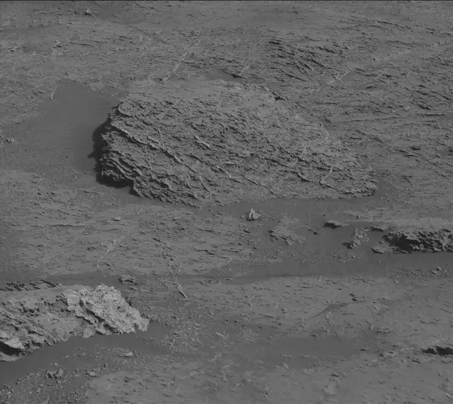 Sol 3157: Mast Camera (Mastcam)