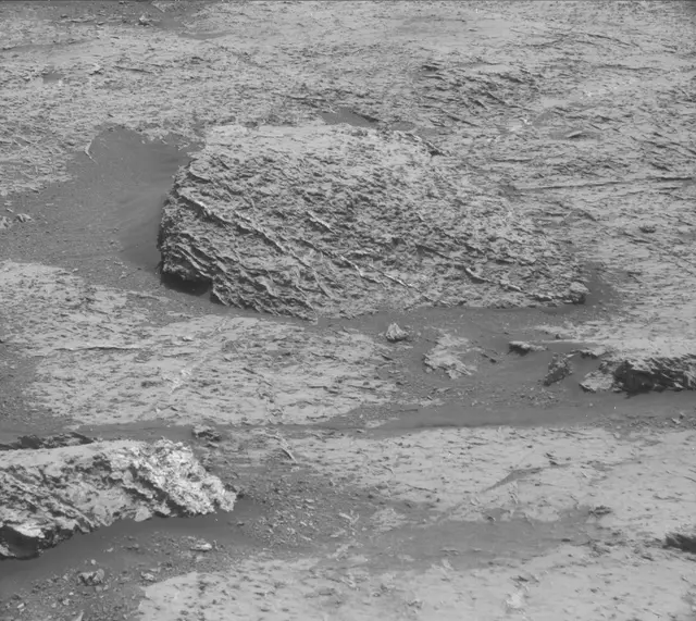 Sol 3157: Mast Camera (Mastcam)