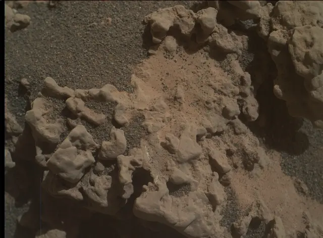 Sol 3160: Mars Hand Lens Imager (MAHLI)
