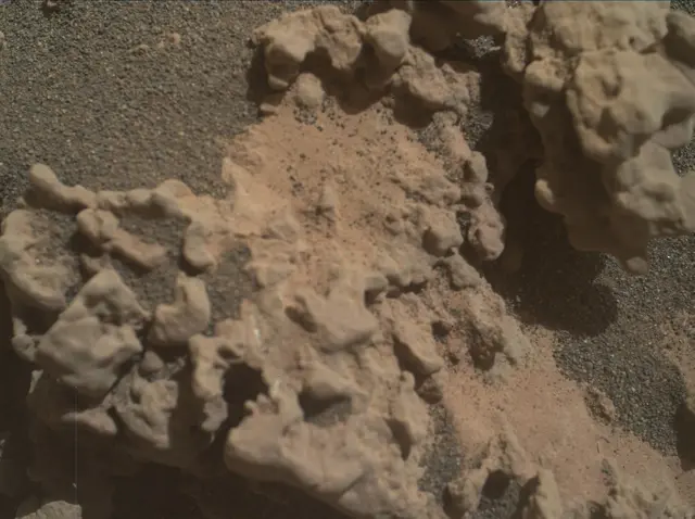 Sol 3160: Mars Hand Lens Imager (MAHLI)