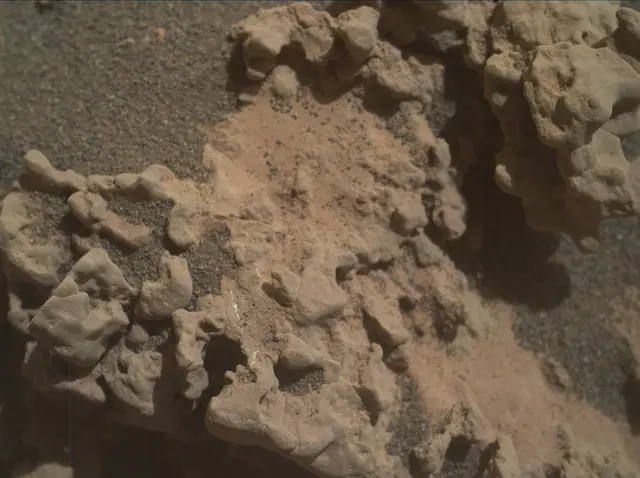 Sol 3160: Mars Hand Lens Imager (MAHLI)