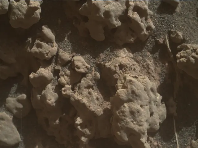 Sol 3160: Mars Hand Lens Imager (MAHLI)