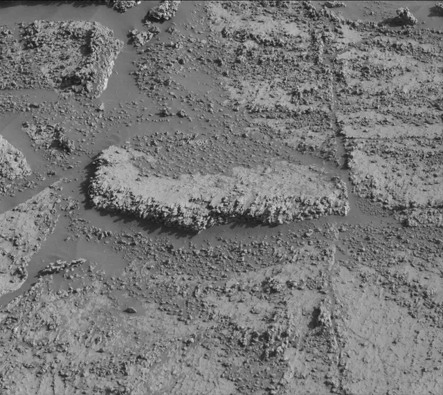 Sol 3197: Mast Camera (Mastcam)