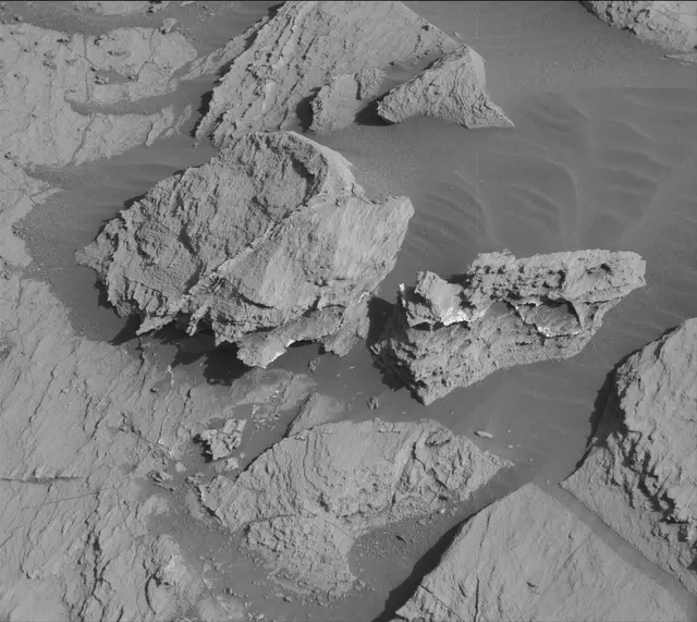 Sol 3211: Mast Camera (Mastcam)