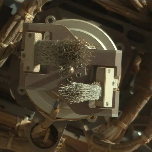 Sol 3214: Mast Camera (Mastcam)