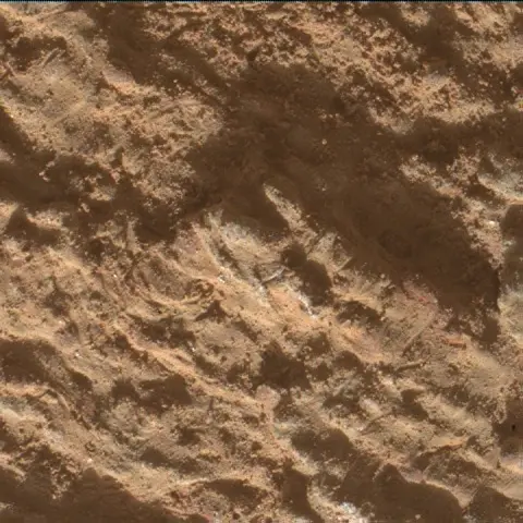 Sol 3214: Mars Hand Lens Imager (MAHLI)