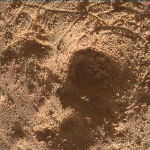 Sol 3221: Mars Hand Lens Imager (MAHLI)