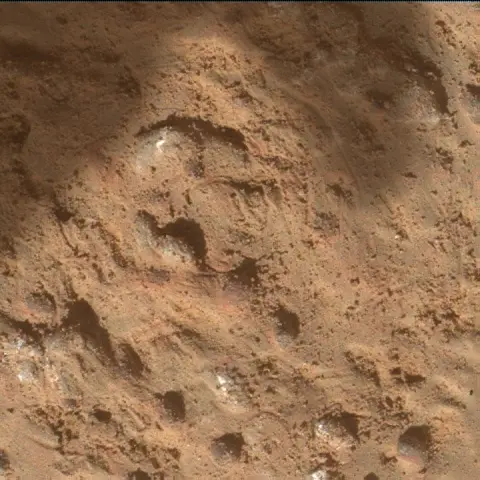 Sol 3224: Mars Hand Lens Imager (MAHLI)