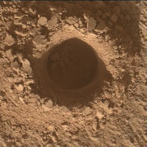 Sol 3245: Mars Hand Lens Imager (MAHLI)
