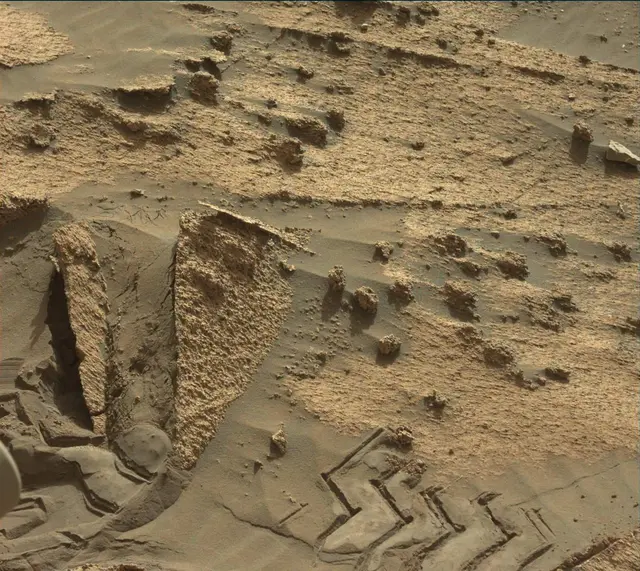 Sol 3247: Mast Camera (Mastcam)