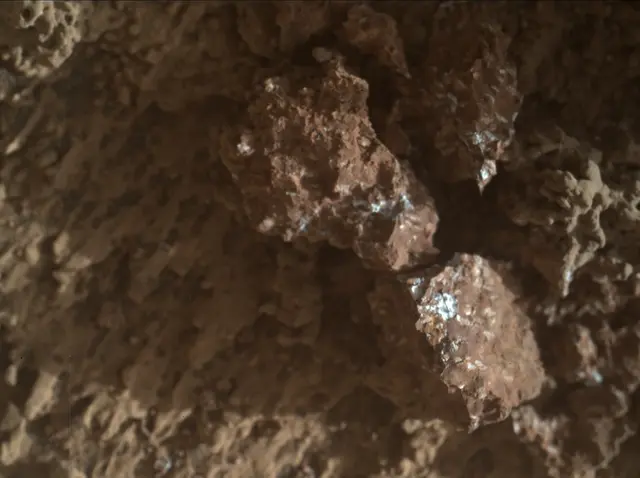 Sol 3272: Mars Hand Lens Imager (MAHLI)