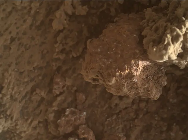 Sol 3272: Mars Hand Lens Imager (MAHLI)