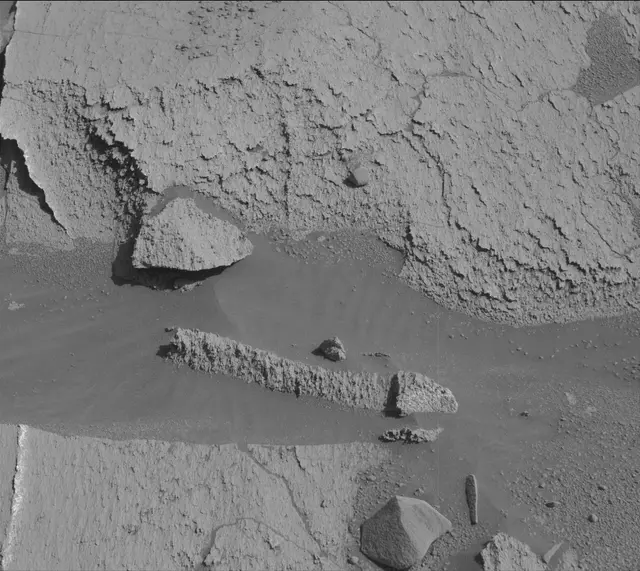 Sol 3274: Mast Camera (Mastcam)