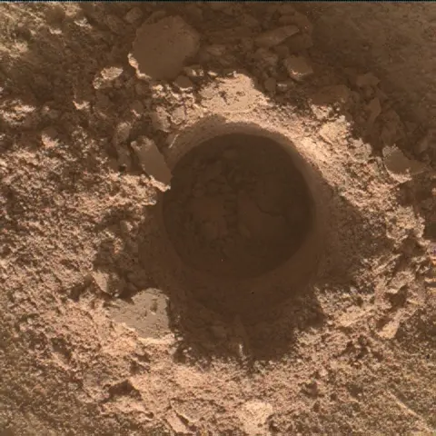 Sol 3301: Mars Hand Lens Imager (MAHLI)