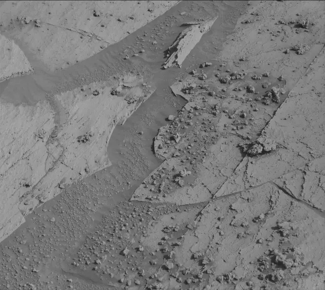 Sol 3331: Mast Camera (Mastcam)