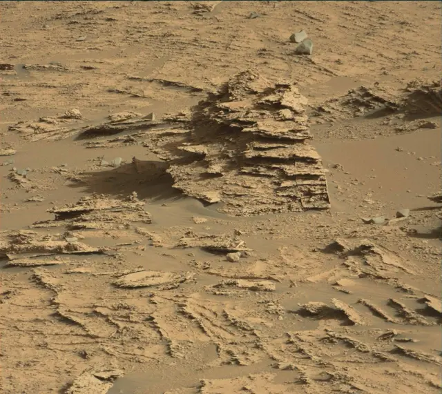 Sol 3333: Mast Camera (Mastcam)