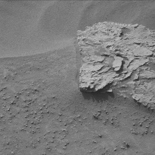 Sol 3333: Mast Camera (Mastcam)