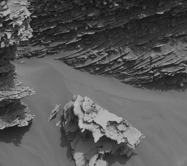Sol 3354: Mast Camera (Mastcam)