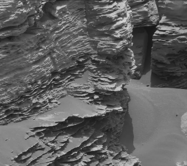 Sol 3364: Mast Camera (Mastcam)