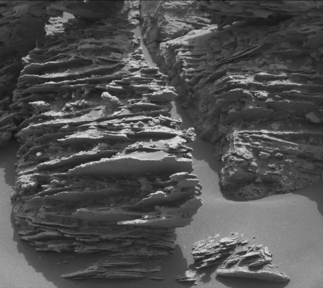 Sol 3364: Mast Camera (Mastcam)