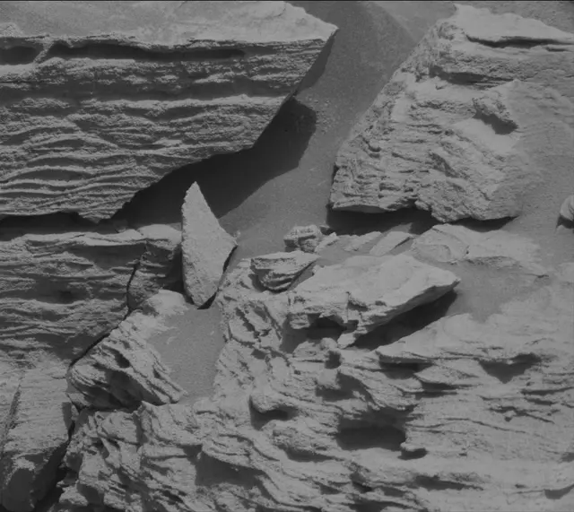Sol 3367: Mast Camera (Mastcam)