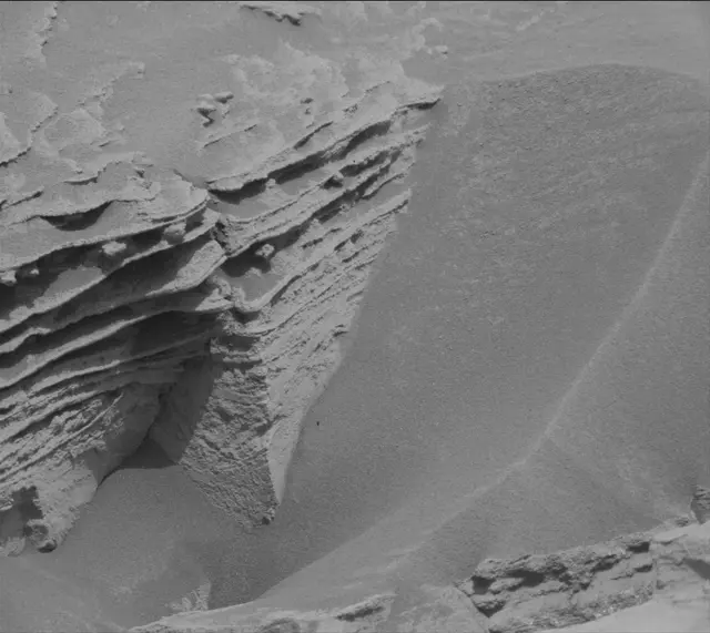 Sol 3367: Mast Camera (Mastcam)
