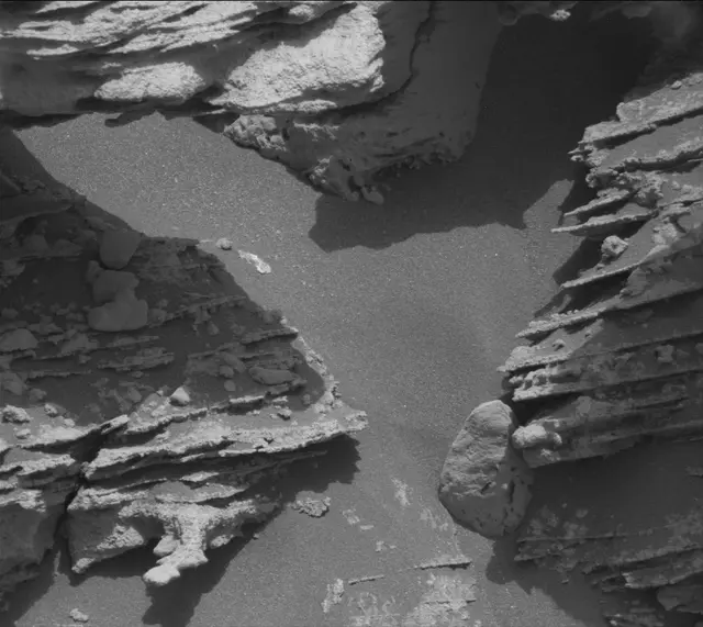 Sol 3367: Mast Camera (Mastcam)
