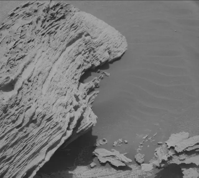 Sol 3371: Mast Camera (Mastcam)