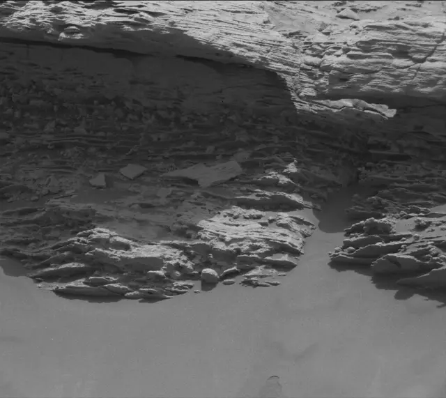 Sol 3371: Mast Camera (Mastcam)