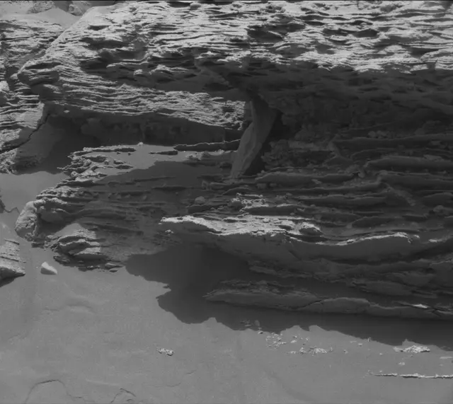 Sol 3371: Mast Camera (Mastcam)