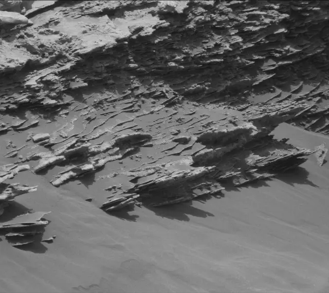 Sol 3371: Mast Camera (Mastcam)