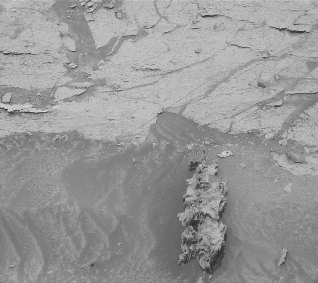 Sol 3379: Mast Camera (Mastcam)