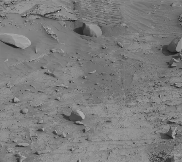 Sol 3379: Mast Camera (Mastcam)