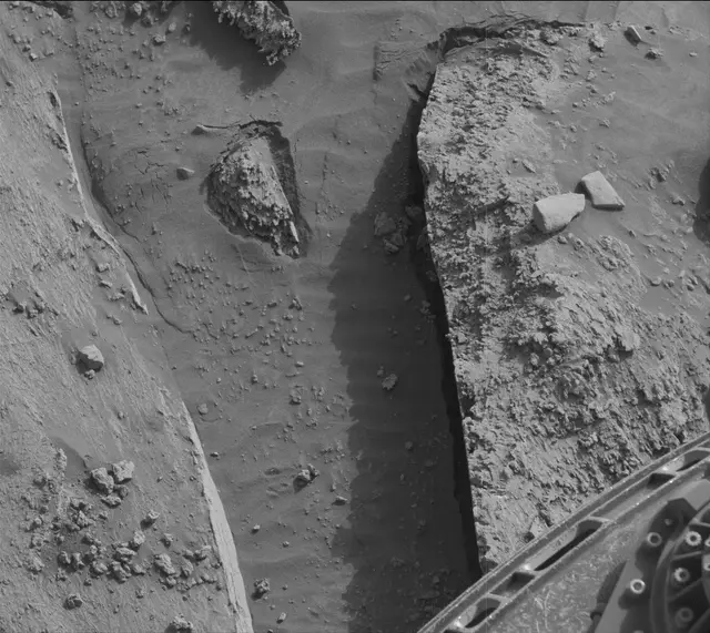 Sol 3379: Mast Camera (Mastcam)